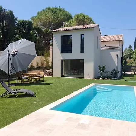 Beautiful Luxury With Pool In Antibes